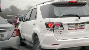 पंजाब पुलिस के आईजी की टोयोटा फॉर्च्यूनर का कटा चालान, जानिए कौन सा नियम तोड़ा