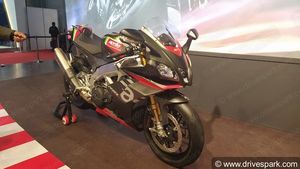 अप्रिलिया ने आरएसवी4 1100 आरएफ को ऑटो एक्सपो में किया पेश