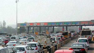 मुंबई-पुणे एक्सप्रेसवे पर टोल बढ़ी, 1 अप्रैल 2020 से होगी लागू