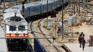 ट्रेन के इंजन में कितने सिलेंडर होते हैं और कितने सीसी का होता है?