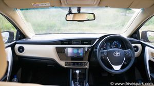 कार में स्टीयरिंग व्हील दांई ओर होने की है ऐसी वजह, जो आपने कभी नहीं सुनी होगी