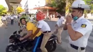 कोरोना का कहरः लॉकडाउन का पालन न करने वालों के लिए बैंगलुरू पुलिस बनी कोरोना वायरस, देखें वीडियो