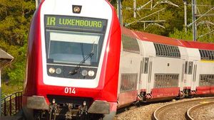 इस देश में पब्लिक ट्रांसपोर्ट हुआ मुफ्त, बस या ट्रेन की सवारी पर नहीं आयेगा कोई खर्च