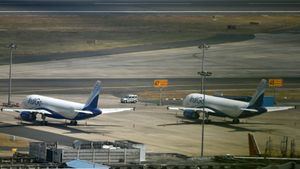 कोरोना वायरस लॉकडाउन: घरेलू और अंतरराष्ट्रीय विमान सेवाओं पर प्रतिबंध 3 मई तक बढ़ा