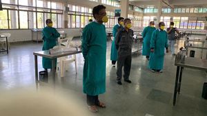 जावा मोटरसाइकिल फैक्ट्री से फेस शील्ड का निर्माण शुरू, सामने आई तस्वीरें