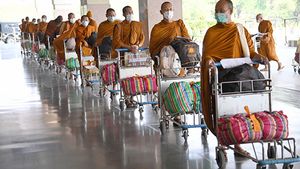 Quarantine Rules For Domestic Flight Passengers: अब हवाई सफर करने वालों को नहीं रहना होगा क्वारंटाइन