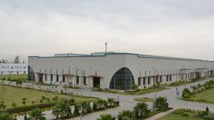 Ashok Leyland Restart Operations: अशोक लेलैंड ने देश के सभी प्लांट में शुरू किया उत्पादन