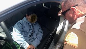 5-Year-Old Drives Car: पांच साल का लड़का मर्सिडीज चलाकर गया सुपरकार खरीदने