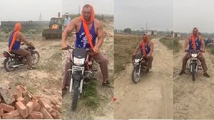 Great Khali Rides Hero HF Deluxe Bike Video: खली हीरो एचएफ डीलक्स बाइक चलाते दिखे, देखें वीडियो