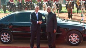 President Of India To Avoid Car Purchases: राष्ट्रपति अब नहीं खरीदेंगे करोड़ो की कार, जानें