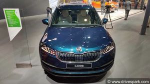 Skoda Karoq Spied: स्कोडा कैरोक लॉन्च के पहले आई नजर, जाने क्या वैरिएंट व फीचर्स