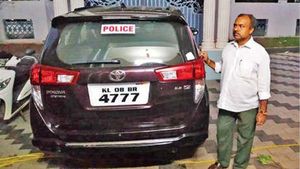लॉकडाउन में कम पड़ी पुलिस की गाड़ी, तो कारोबारी ने उधार में दी अपनी टोयोटा इनोवा कार