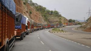 Govt To Invest 15 Lakh Crore on Road Projects: सरकार सड़क निर्माण में 15 लाख करोड़ रुपये करेगी खर्च