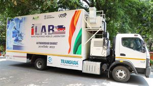 Mobile Lab For Covid-19 Testing Launched: देश का पहला कोविड-19 मोबाइल टेस्टिंग लैब हुआ लाॅन्च