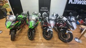 Kawasaki Ninja 650 Reaches Dealership: कावासाकी निंजा 650 बीएस6 पहुंची डीलरशिप, इतने में करे बुकिंग
