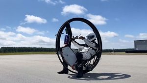 World’s Fastest Electric Monowheel: छात्रों ने बनाया सबसे तेज इलेक्ट्रिक मोनोव्हील, देखें वीडियो