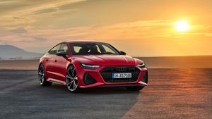 Audi RS7 Sportback New Teaser Released: ऑडी ने आरएस7 स्पोर्टबैक का नया टीजर किया जारी