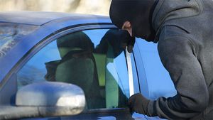 UK Reports 300 Car Thefts Daily: यूनाइटेड किंगडम में हर दिन चोरी हो रही हैं 300 कारें, प्रशासन विफल