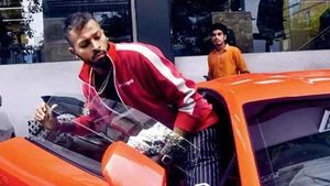 Hardik Pandya Car Collection: हार्दिक पांड्या के पास हैं करोड़ों की यह गाड़ियां, देखें कलेक्शन
