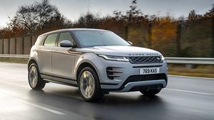 BS6 Land Rover Discovery Sport & Evoque Deliveries Begin: लैंड रोवर डिस्कवरी व इवोक की डिलीवरी शुरू
