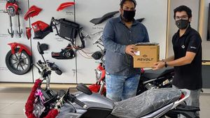 Revolt Electric Bikes Delivery Starts: रिवोल्ट इलेक्ट्रिक बाइक की डिलीवरी अहमदाबाद व चेन्नई में शुरू