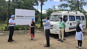 Skoda Auto Volkswagen Makes Donation: स्कोडा ऑटो फॉक्सवैगन ने मोबाइल हेल्थ वैन किया दान, जानें