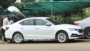 New Skoda Octavia Spied Testing: नई स्कोडा ऑक्टाविया टेस्टिंग के दौरान दिखी, 2021 में होगी लाॅन्च