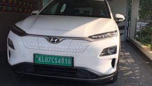 Hyundai Kona Range: सिंगल चार्ज पर 400 किलोमीटर चली हुंडई कोना इलेक्ट्रिक कार, देखें वीडियो