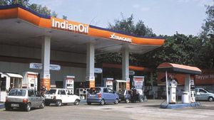 Demand For Fuel Continue To Fall: फ्यूल की मांग में गिरावट जारी, उत्पादन क्षमता कम करेगी आईओसी