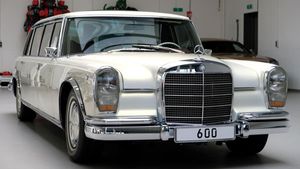 Mercedes Benz 600 Pullman Modified: मर्सिडीज-बेंज 600 पुलमैन लिमोसिन को किया गया माॅडिफाई, देखें
