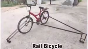 Bicycle That Runs On Railway Track: रेलवे इंजीनियर ने बनाई पटरी पर दौड़ने वाली साइकिल, देखें वीडियो