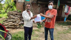 Toyota Supports 25,000 Families With Safety Kits: टोयोटा ने 1 लाख लोगों को बांटी सेफ्टी किट