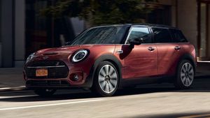 Mini Clubman Cooper S Launched: मिनी क्लबमैन कूपर एस भारत में हुई लॉन्च, कीमत 41.90 लाख रुपये