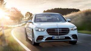 Mercedes Cars To Be Costly By 2 Percent: मर्सिडीज चुनिंदा कारों की कीमत में करेगी 2 प्रतिशत का इजाफा