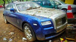 Rolls Royce Cars Abandoned: भारत में सड़कों पर पड़ी मिली महंगी रोल्स रॉयस कारें