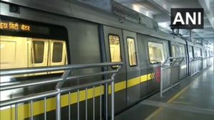 Delhi Metro Service Started: दिल्ली मेट्रो सेवा आज सुबह 7 बजे से हुई शुरू, जानें नियम