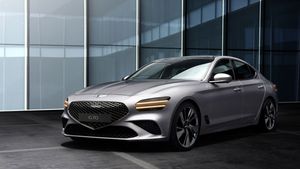 Hyundai Genesis G70 Sedan: हुंडई जेनेसिस जी70 सेडान में दिखा नया डिजाईन, दिखती है इतनी शानदार