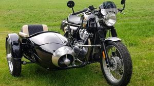 Royal Enfield Modification: रॉयल एनफील्ड कॉन्टिनेंटल जीटी में लगाया साइड कार, देखें