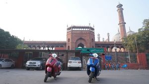 Electric Vehicles In Delhi: दिल्ली में नई इलेक्ट्रिक वाहन पालिसी आने के बाद 3000 वाहन हुए रजिस्टर