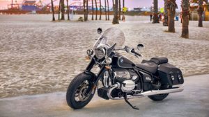 BMW R 18 Classic Unveiled: बीएमडब्ल्यू आर 18 क्लासिक का हुआ खुलासा, जानें क्या हैं फीचर्स