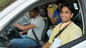 Kumar Vishwas Car Recovered: कुमार विश्वास की टोयोटा फॉर्च्यूनर हुई बरामद, आठ महीने पहले हुई थी चोरी