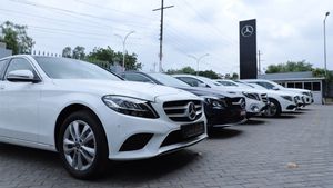 Mercedes-Benz Festive Sales Record: मर्सिडीज ने इस नवरात्रि-दशहरा बेचीं 550 कारें, बनाया रिकॉर्ड
