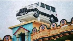 घर के ऊपर बनवाया महिंद्रा स्कॉर्पियो जैसा वॉटर टैंक, देखें तस्वीरें