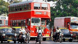 Best Double Decker Buses: बेस्ट खरीदेगी 100 नई डबल डेकर बसें, 75 पुरानी बसें होंगी स्क्रैप