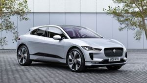 Jaguar I-PACE Electric Bookings Open: जगुआर आई-पेस इलेक्ट्रिक की बुकिंग हुई शुरू, जानें डिलीवरी 