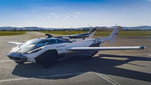Klein Vision's AirCar V5 Flying Car: क्लेन विजन की एयरकार वी5 फ्लाइंग कार का सफल परीक्षण