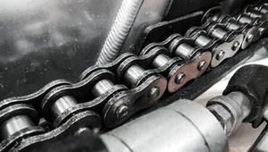 Motorcycle Chain Care: इस तरह रखेंगे बाइक चेन का ख्याल तो चलेगी सालों साल, जानें आसान टिप्स