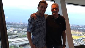 Aviation Photographer Gives Surprise To Pilot: एविएशन फोटोग्राफर ने पायलट को दिया एक खास तोहफा