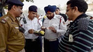 Mumbai Police Cancels 2000 DL: मुंबई पुलिस ने बकाएदारों के 2000 ड्राइविंग लाइसेंस किए रद्द