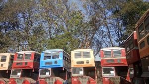 Old Double Decker Buses Auction: मुंबई में बेस्ट पुराने डबल-डेकर बसों की करेगी नीलामी, जानें